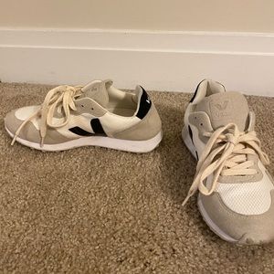 Veja SDU HEXA Mesh and Suede Sneakers